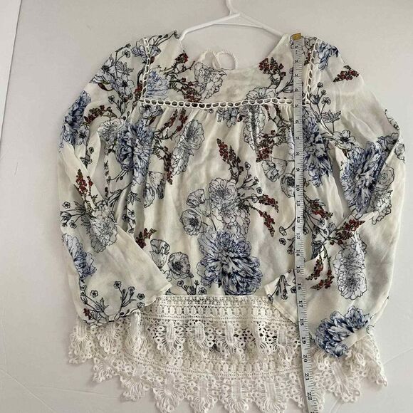 Maeve Anthropologie White Crochet Floral Blouse Top Size Extra Small 100% Rayon - Picture 5 of 10